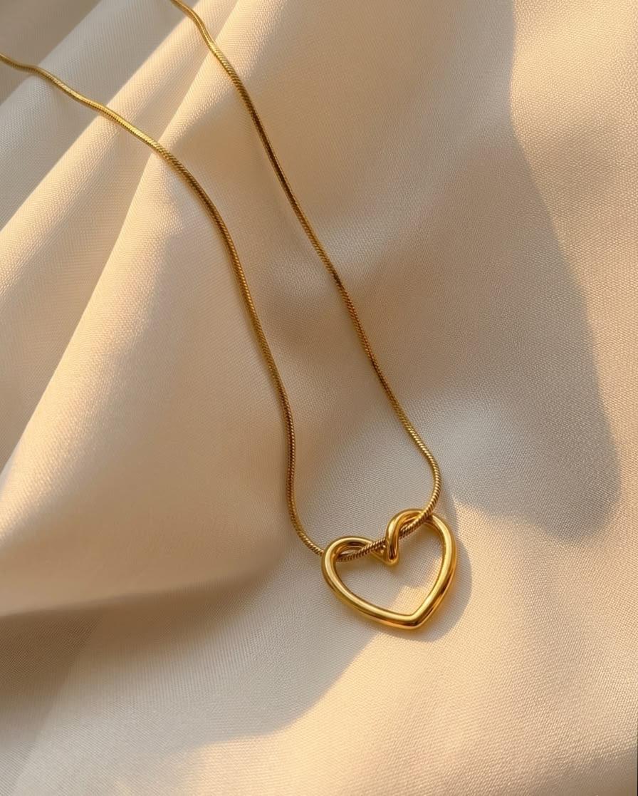 18k Gold plated Heart Pendant chain Anti-Tarnish (6-Months Warranty)