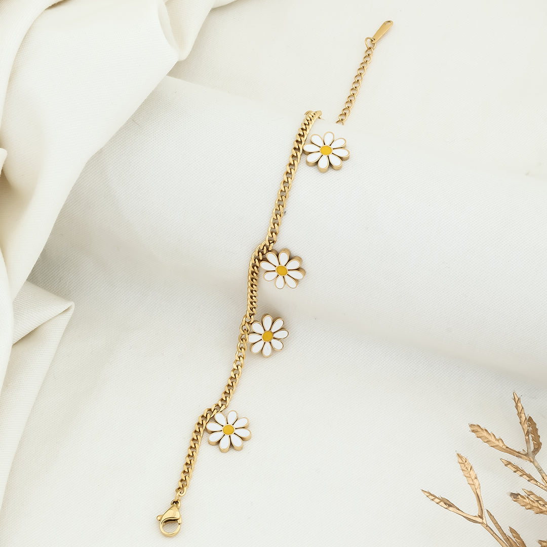 Minimal white flower chain bracelet