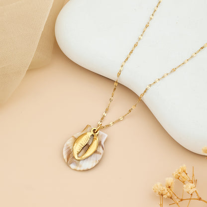 Beautiful Kori Crafted Locket Chain