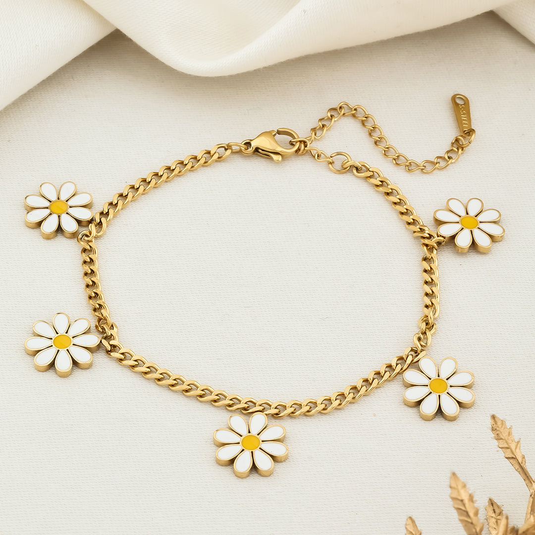 Minimal white flower chain bracelet