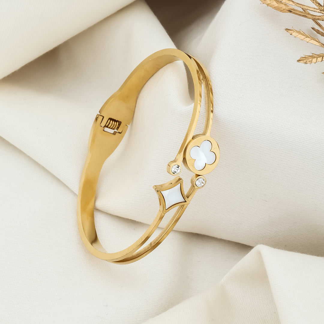 Flower and dice designer closer kada